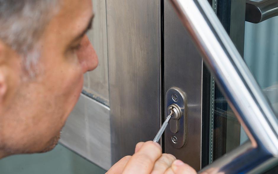 changer serrure porte blindée Évry